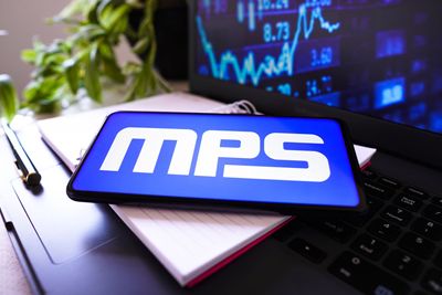 How Is Monolithic Power Systems' Stock Performance Compared to Other Semiconductor Stocks
